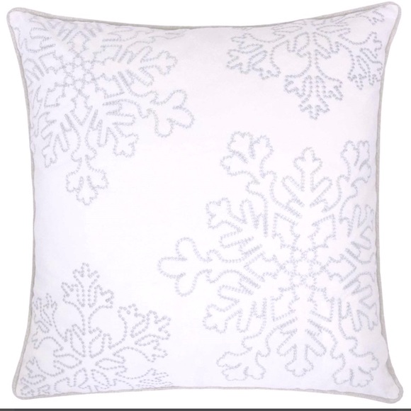 Christmas Holiday White Pillow / 20 x 20 / Set of two - Picture 6 of 6